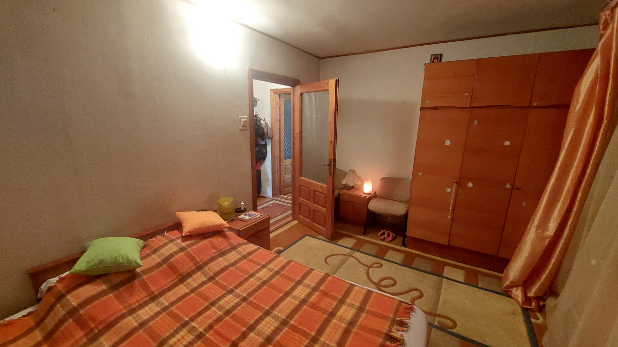 Apartament doua camere semidecomandat, etajul 3, Rovine zona Petre Ispirescu