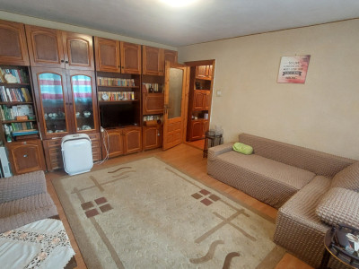 Apartament doua camere semidecomandat, etajul 3, Rovine zona Petre Ispirescu