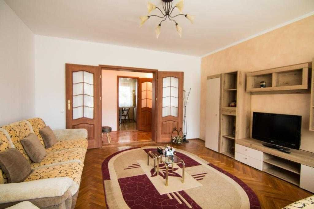 Închiriere apartament 3 camere | 70 mp | Vasile Aaron | 