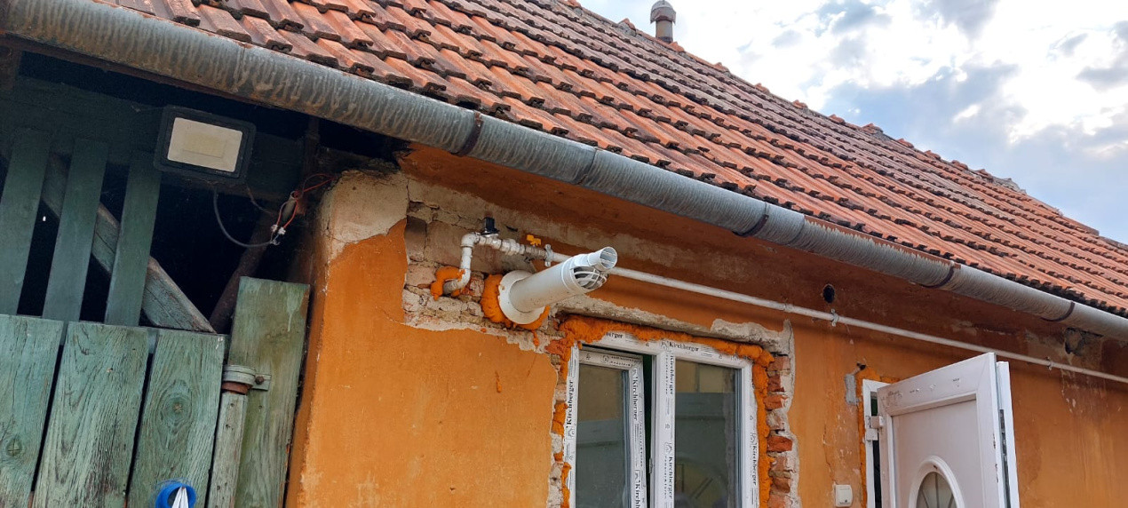 Casa 3 camere suprafata utila 80mp,si teren 960mp, spre vanzare in Sacel