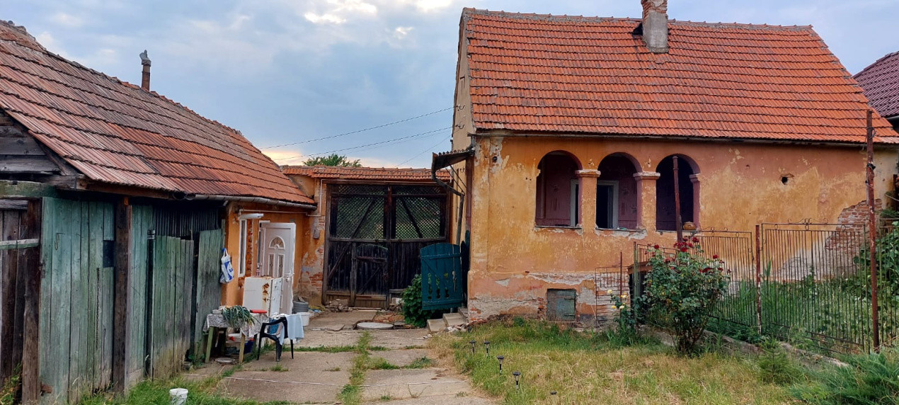 Casa 3 camere suprafata utila 80mp,si teren 960mp, spre vanzare in Sacel