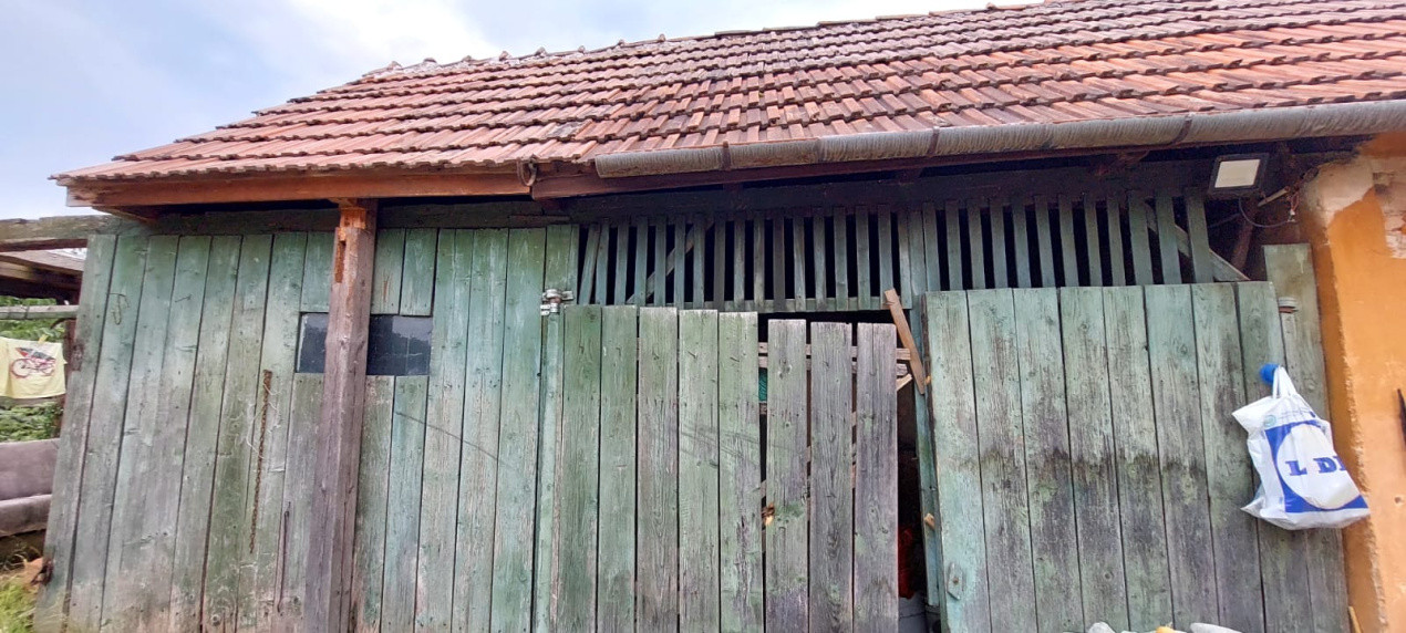 Casa 3 camere suprafata utila 80mp,si teren 960mp, spre vanzare in Sacel
