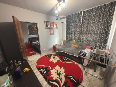 Garsoniera semidecomandata, 34,41 mp, Zona Piata Valea Rosie