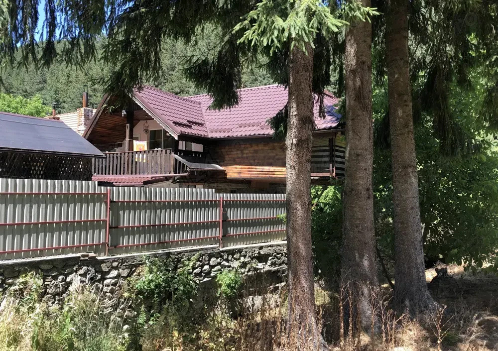 Cabane în inima naturii, lângă Sibiu – oportunitate turistică unică