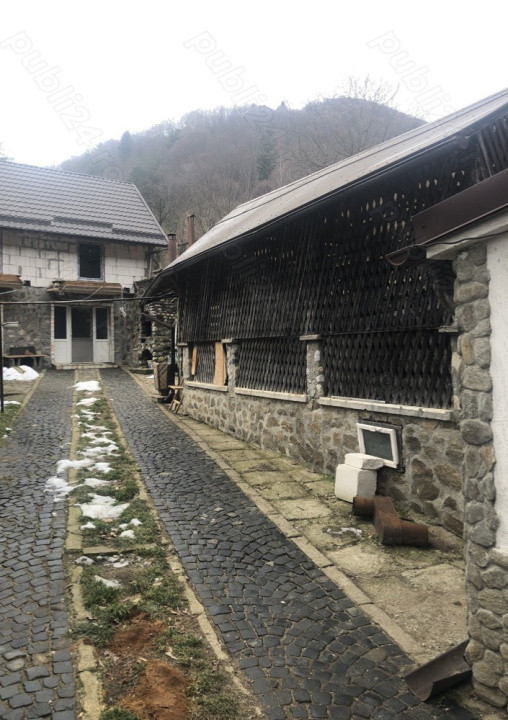 Cabane în inima naturii, lângă Sibiu – oportunitate turistică unică