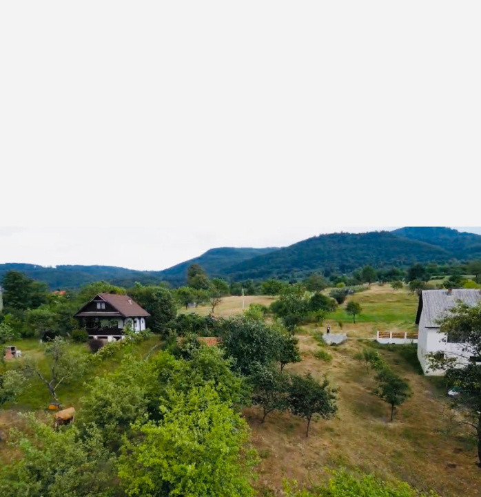 Teren de vanzare Sisesti