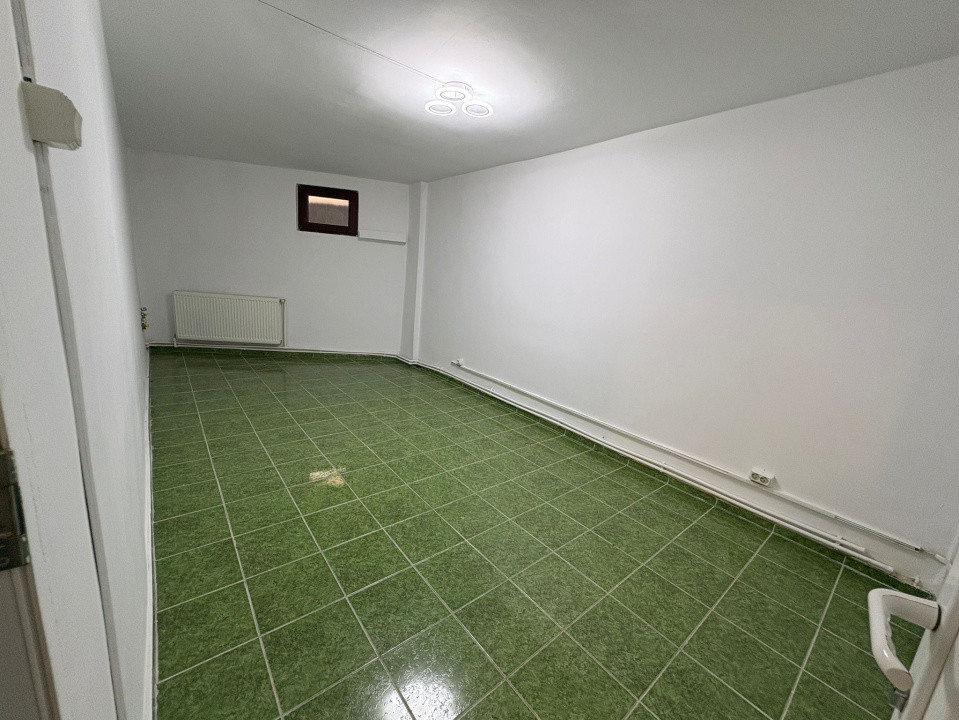 Spatiu comercial, 100 mp utili, demisol, Cartier Rovine
