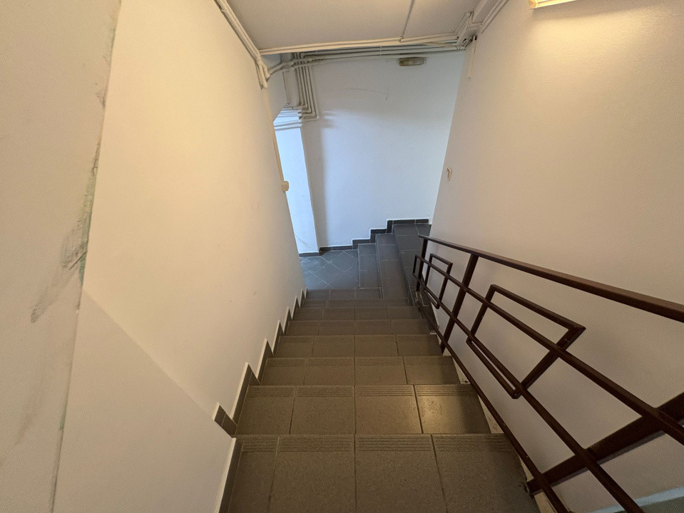 Spatiu comercial, 100 mp utili, demisol, Cartier Rovine