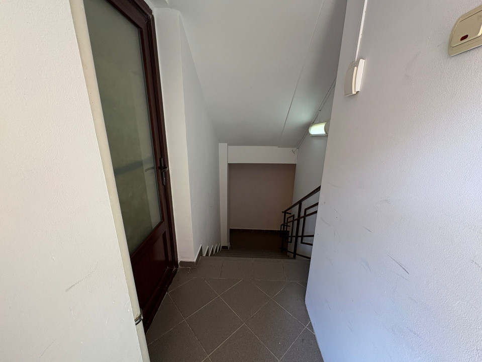 Spatiu comercial, 100 mp utili, demisol, Cartier Rovine