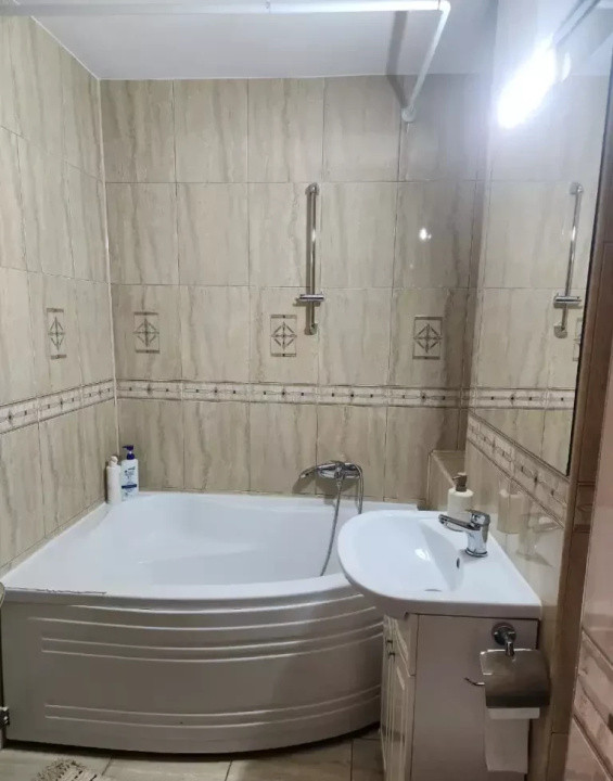 Inchiriere apartament 🏡 3 camere luminoase, 2 băi, etaj 1 – lângă AFI, Griviței