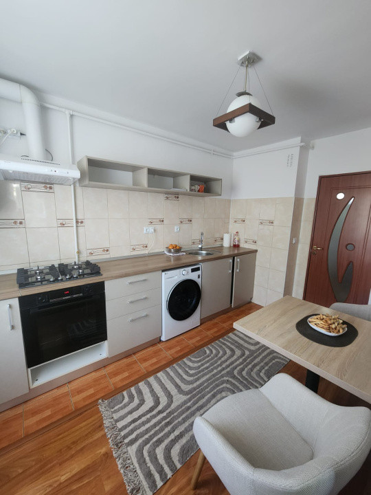 Inchiriere apartament 🏡 3 camere luminoase, 2 băi, etaj 1 – lângă AFI, Griviței