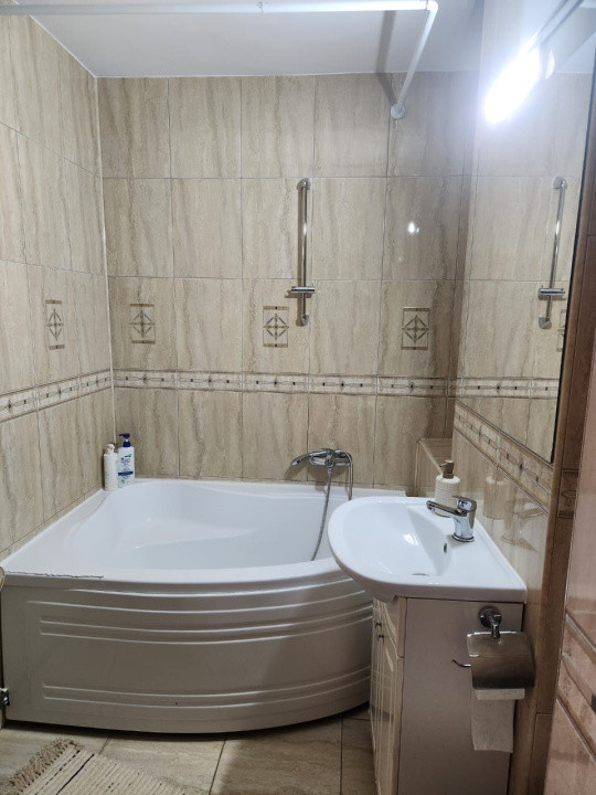 Inchiriere apartament 🏡 3 camere luminoase, 2 băi, etaj 1 – lângă AFI, Griviței