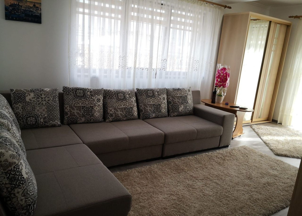 🏡 Stil grecesc în Brașov – apartament cu balcon și garaj, zona Coresi