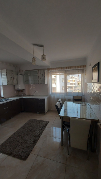 🏡 Stil grecesc în Brașov – apartament cu balcon și garaj, zona Coresi