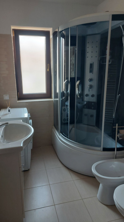 🏡 Stil grecesc în Brașov – apartament cu balcon și garaj, zona Coresi