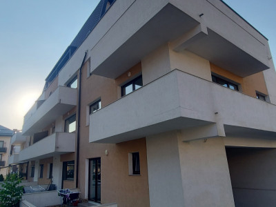 🏡 Stil grecesc în Brașov – apartament cu balcon și garaj, zona Coresi