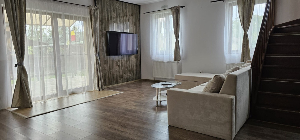 Casa cu 3 dormitoare si garaj 