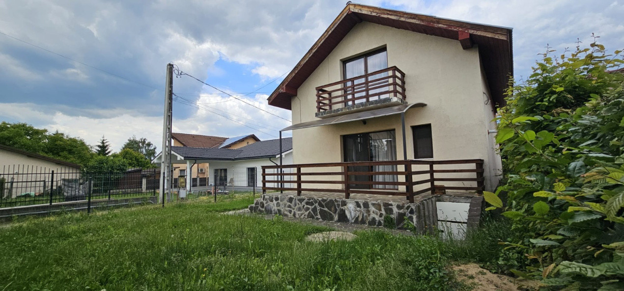 Casa cu 3 dormitoare si garaj 