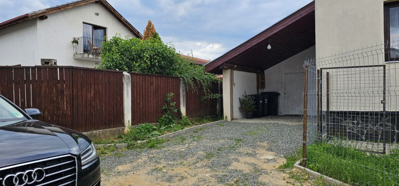 Casa cu 3 dormitoare si garaj 