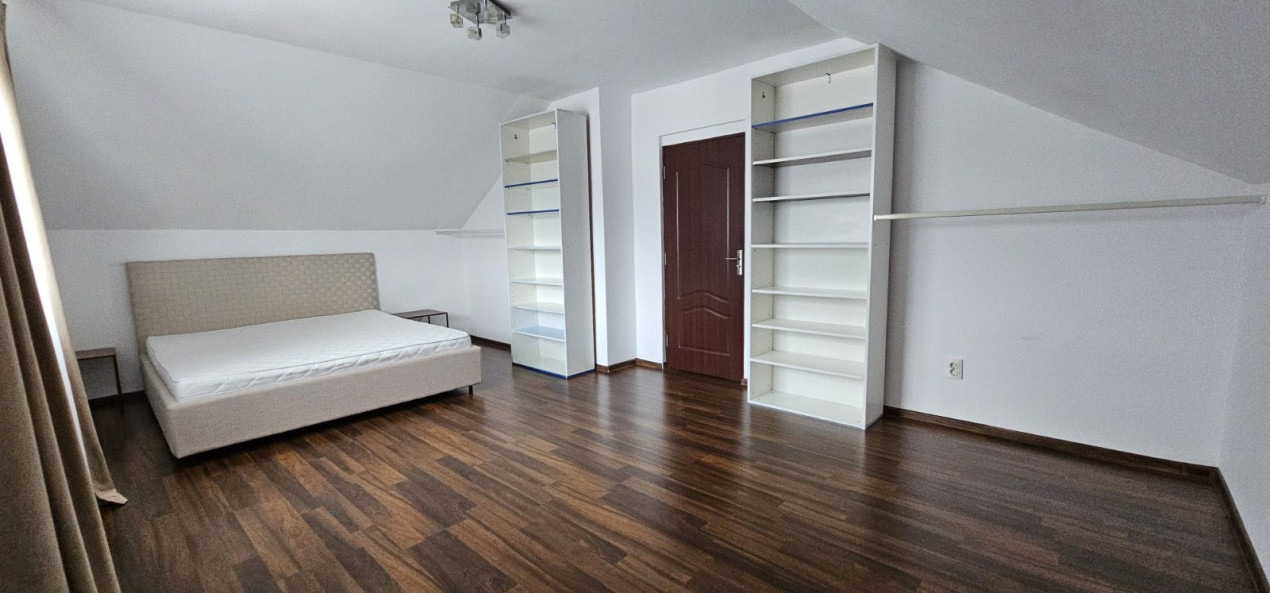 Casa cu 3 dormitoare si garaj 