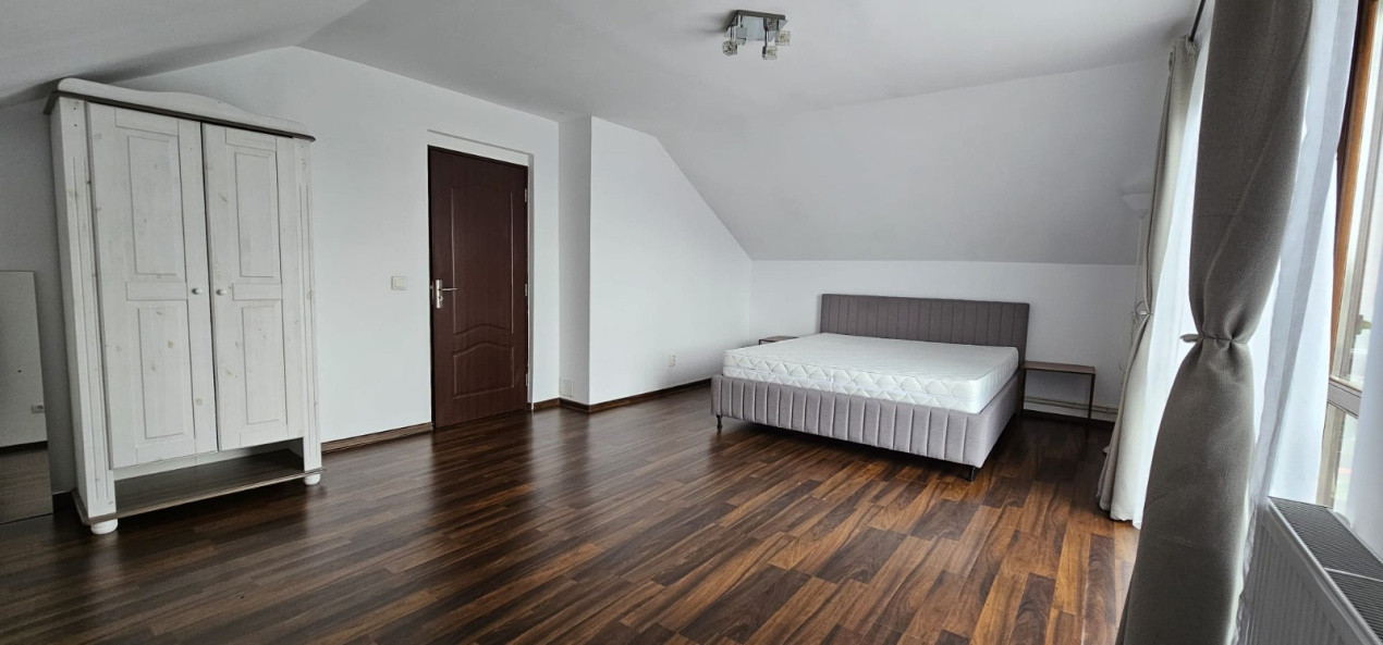 Casa cu 3 dormitoare si garaj 