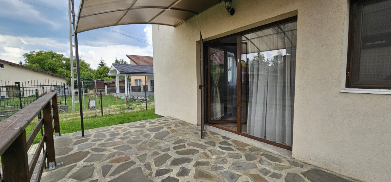 Casa cu 3 dormitoare si garaj 