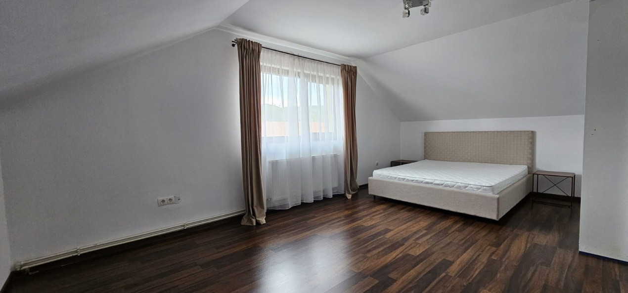 Casa cu 3 dormitoare si garaj 