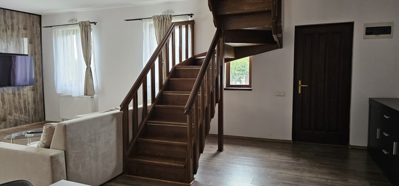 Casa cu 3 dormitoare si garaj 