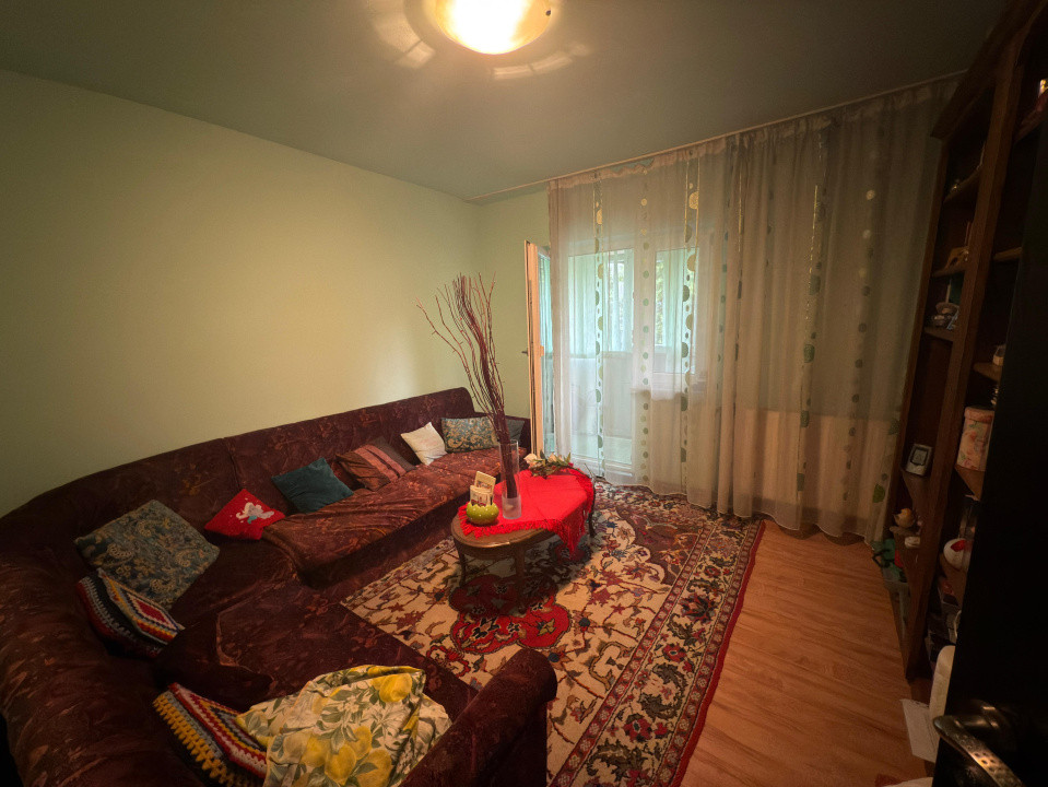 Apartament 4 camere decomandat, 82,41 mp , Zona Rovine 