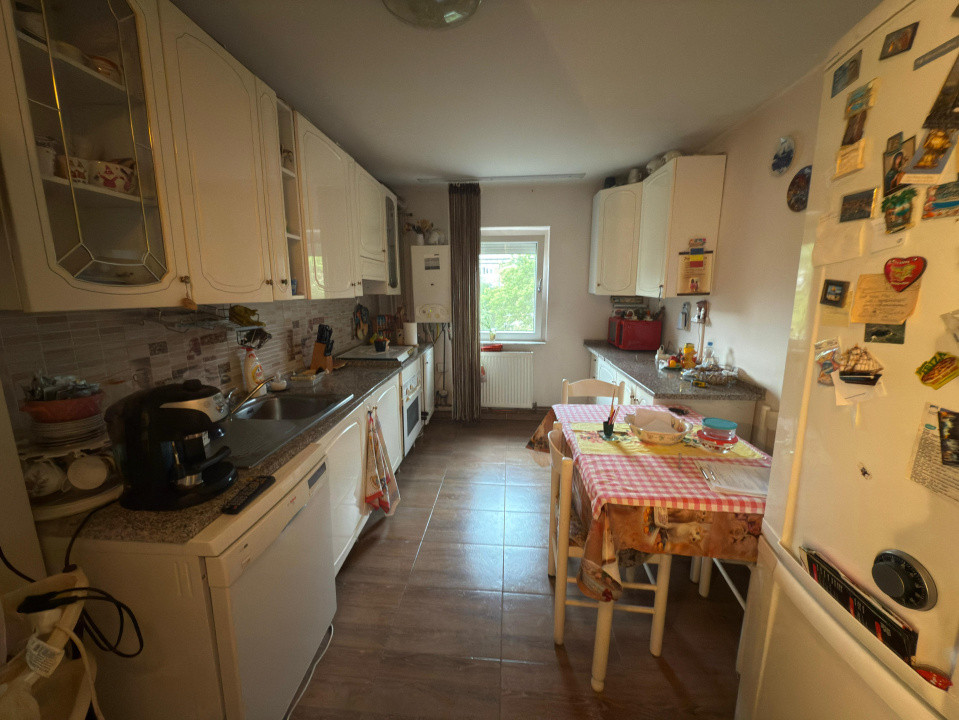 Apartament 4 camere decomandat, 82,41 mp , Zona Rovine 