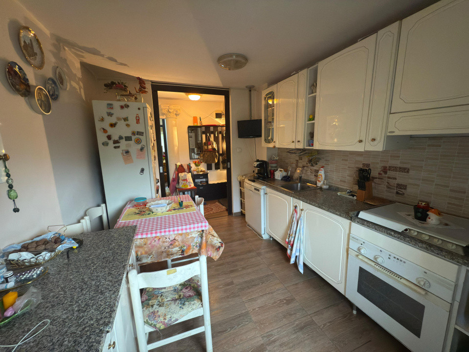 Apartament 4 camere decomandat, 82,41 mp , Zona Rovine 