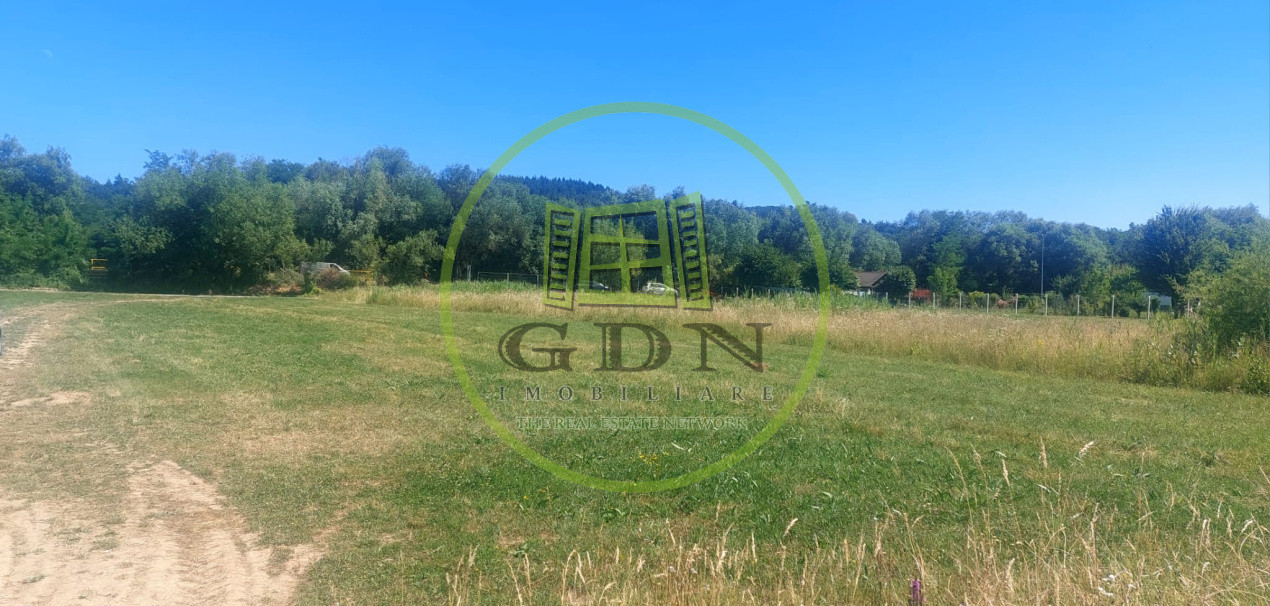 Teren oportunitate investitie 1900mp,intrare in Poplaca