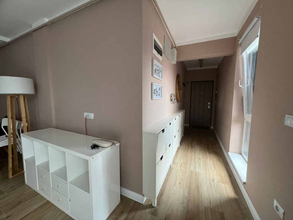 Apartament cu 3 camere si doua locuri de parcare