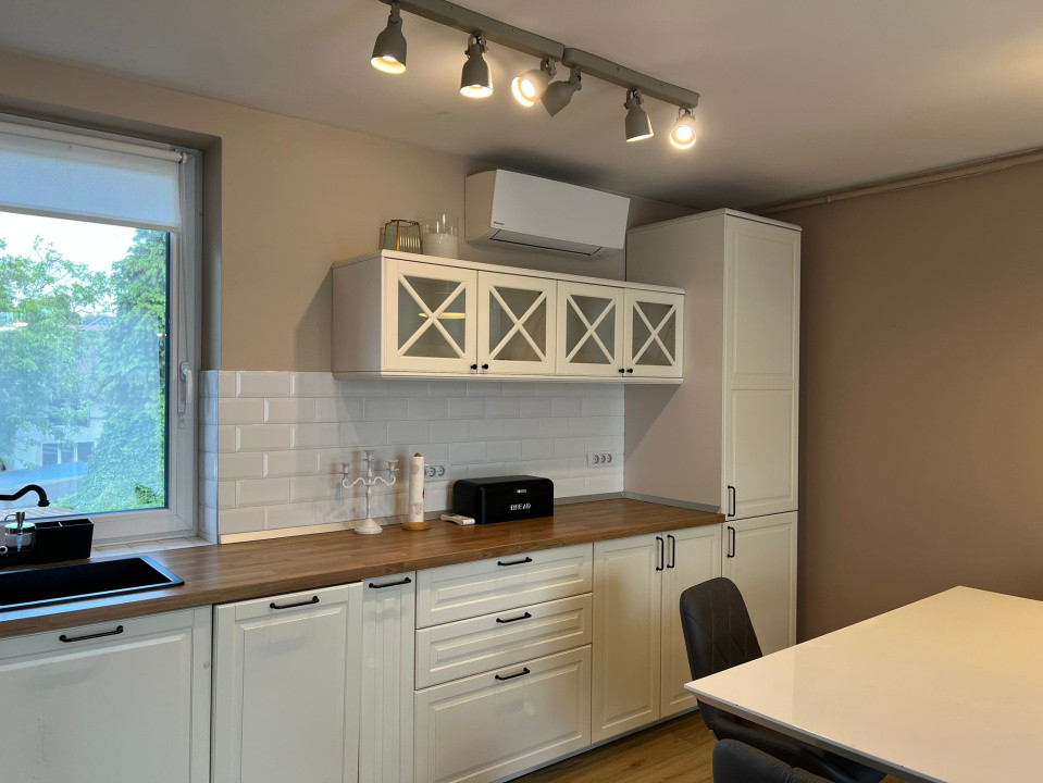 Apartament cu 3 camere si doua locuri de parcare