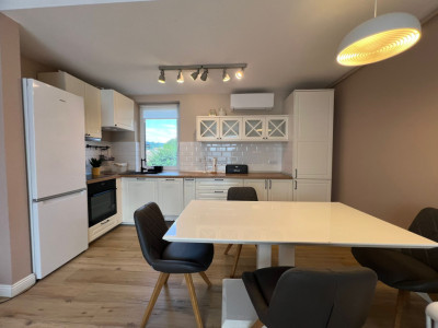 Apartament cu 3 camere si doua locuri de parcare