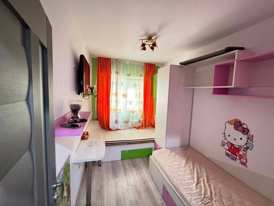 Apartament cu 3 camere central