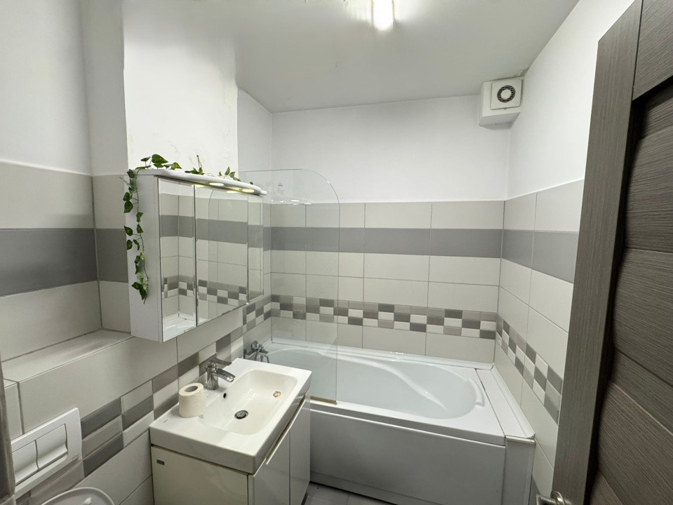 Apartament cu 3 camere central