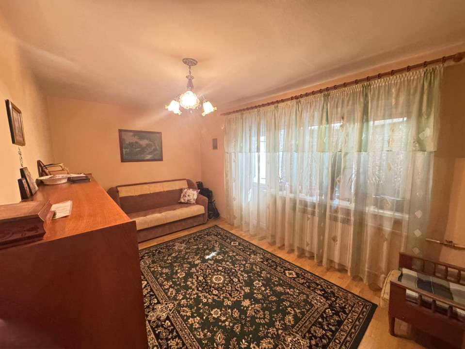 Apartament cu 3 camere central
