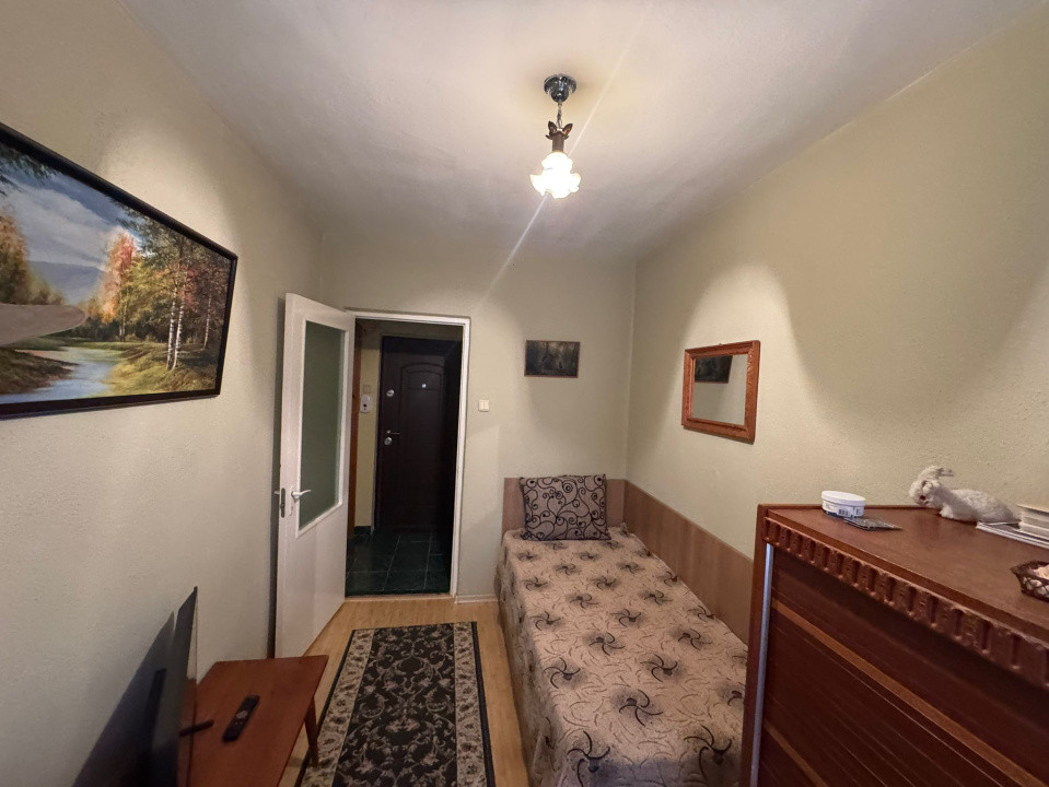 Apartament cu 3 camere central