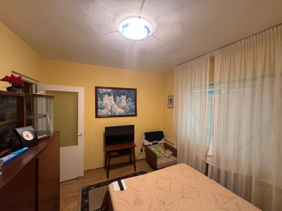 Apartament cu 3 camere central