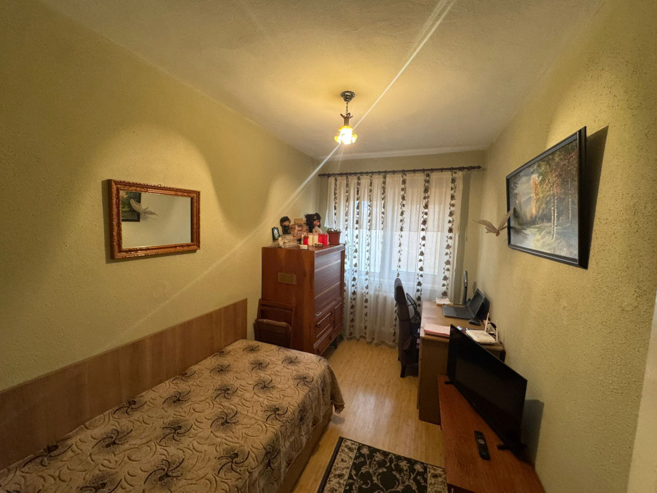 Apartament cu 3 camere central