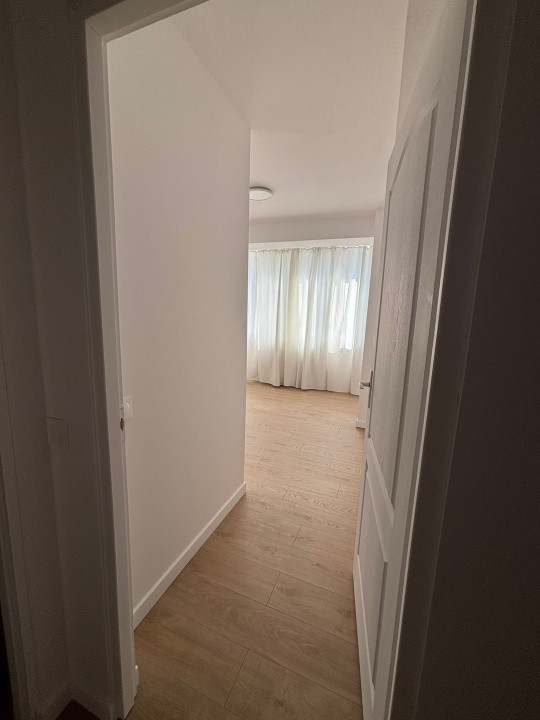 Apartament cu 4 camere complet renovat