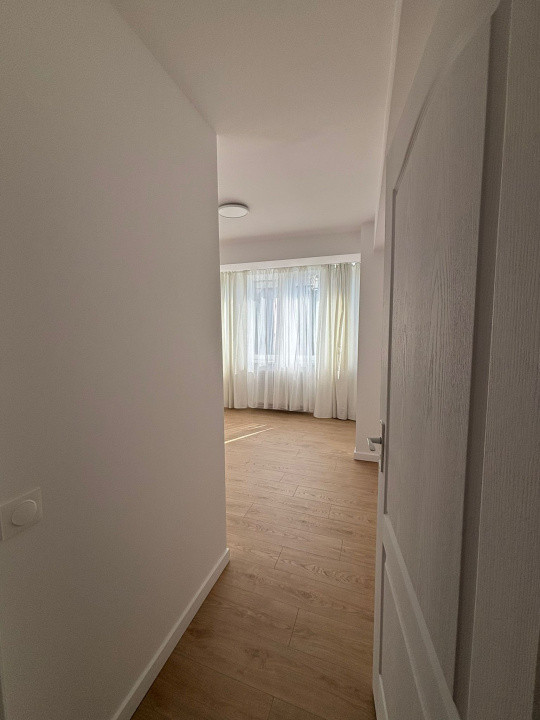 Apartament cu 4 camere complet renovat