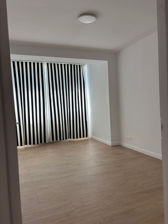 Apartament cu 4 camere complet renovat