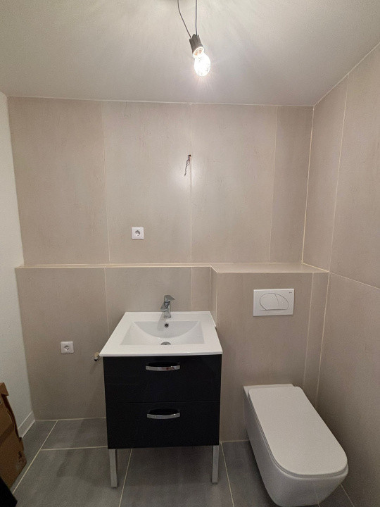 Apartament cu 4 camere complet renovat