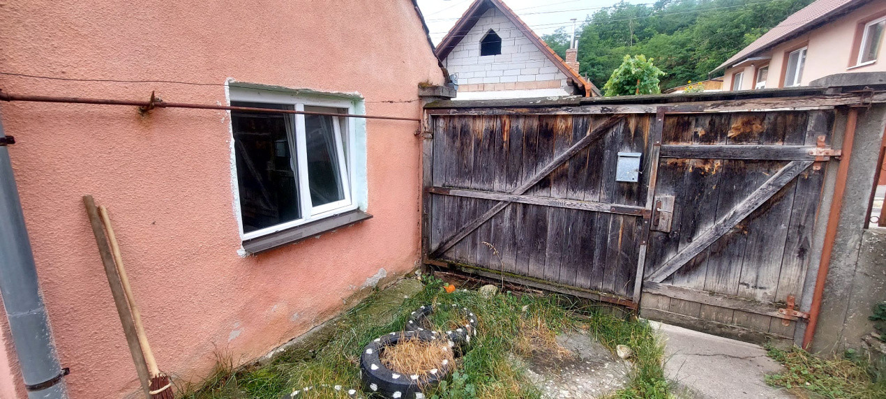 Casa 3 camere,suprafata utila85mp, teren300,spre vanzare in Ocna SB