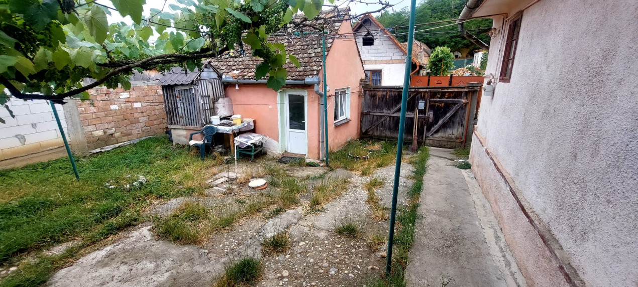 Casa 3 camere,suprafata utila85mp, teren300,spre vanzare in Ocna SB