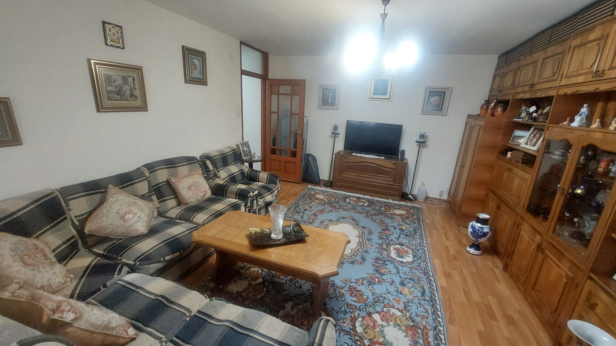 Apartament 3 camere decomandat, parter, George Enescu zona Liceul de Chimie