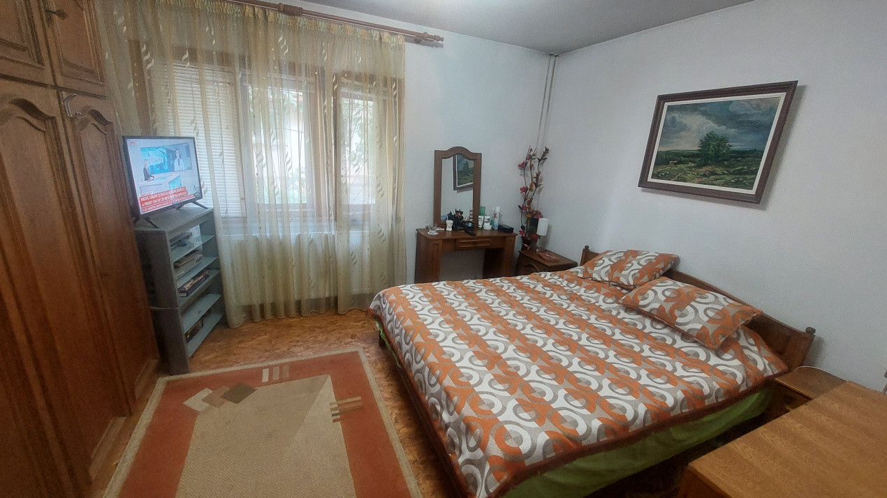 Apartament 3 camere decomandat, parter, George Enescu zona Liceul de Chimie