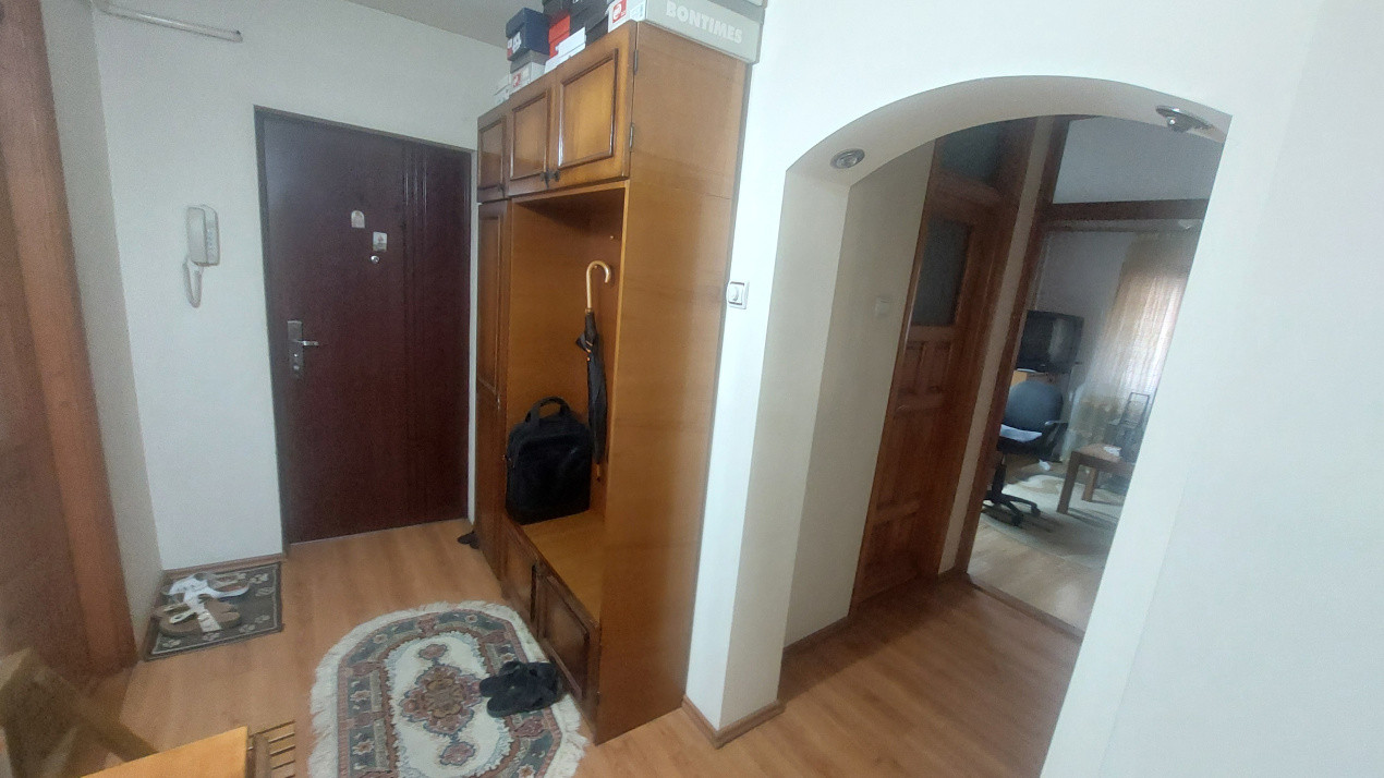 Apartament 3 camere decomandat, parter, George Enescu zona Liceul de Chimie